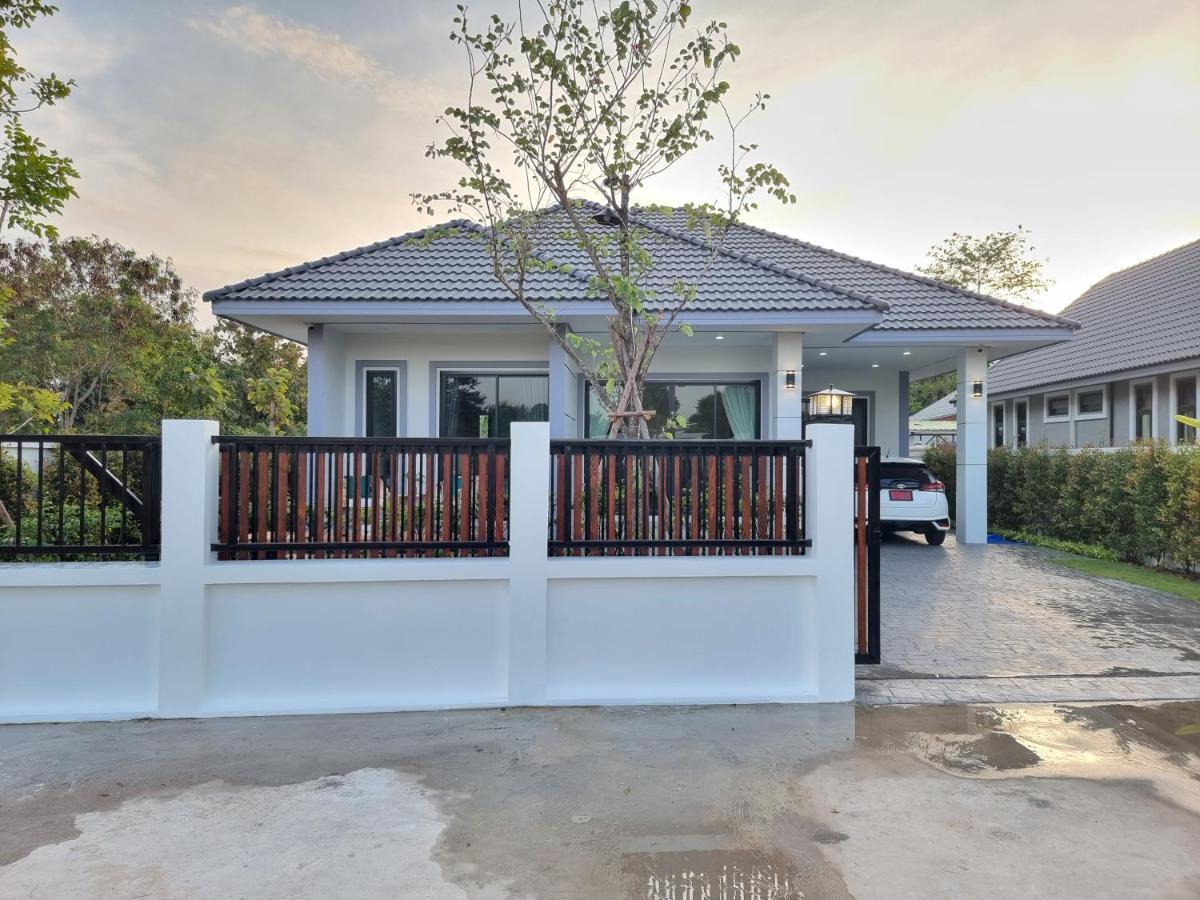 Baan Dalah Buriram Villa Bagian luar foto